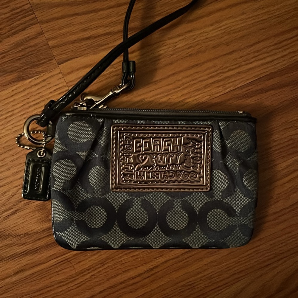 Coach Poppy wristlet